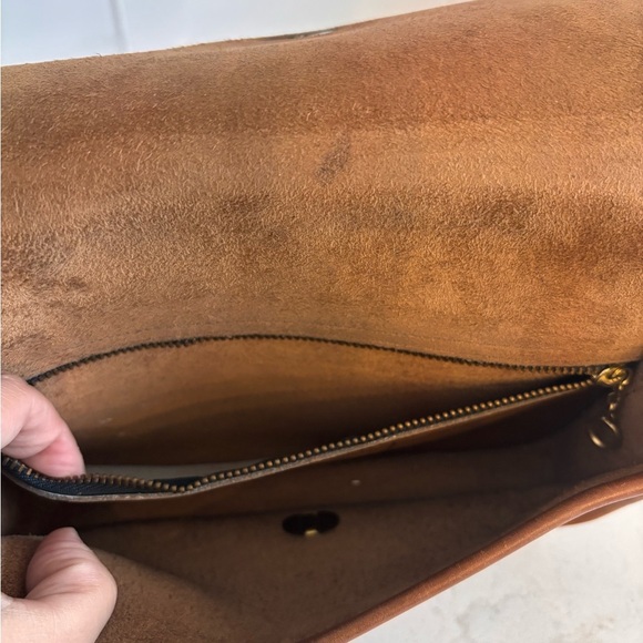 Vintage Coach Dinky Tan Leather Crossbody Bag - Picture 9 of 14